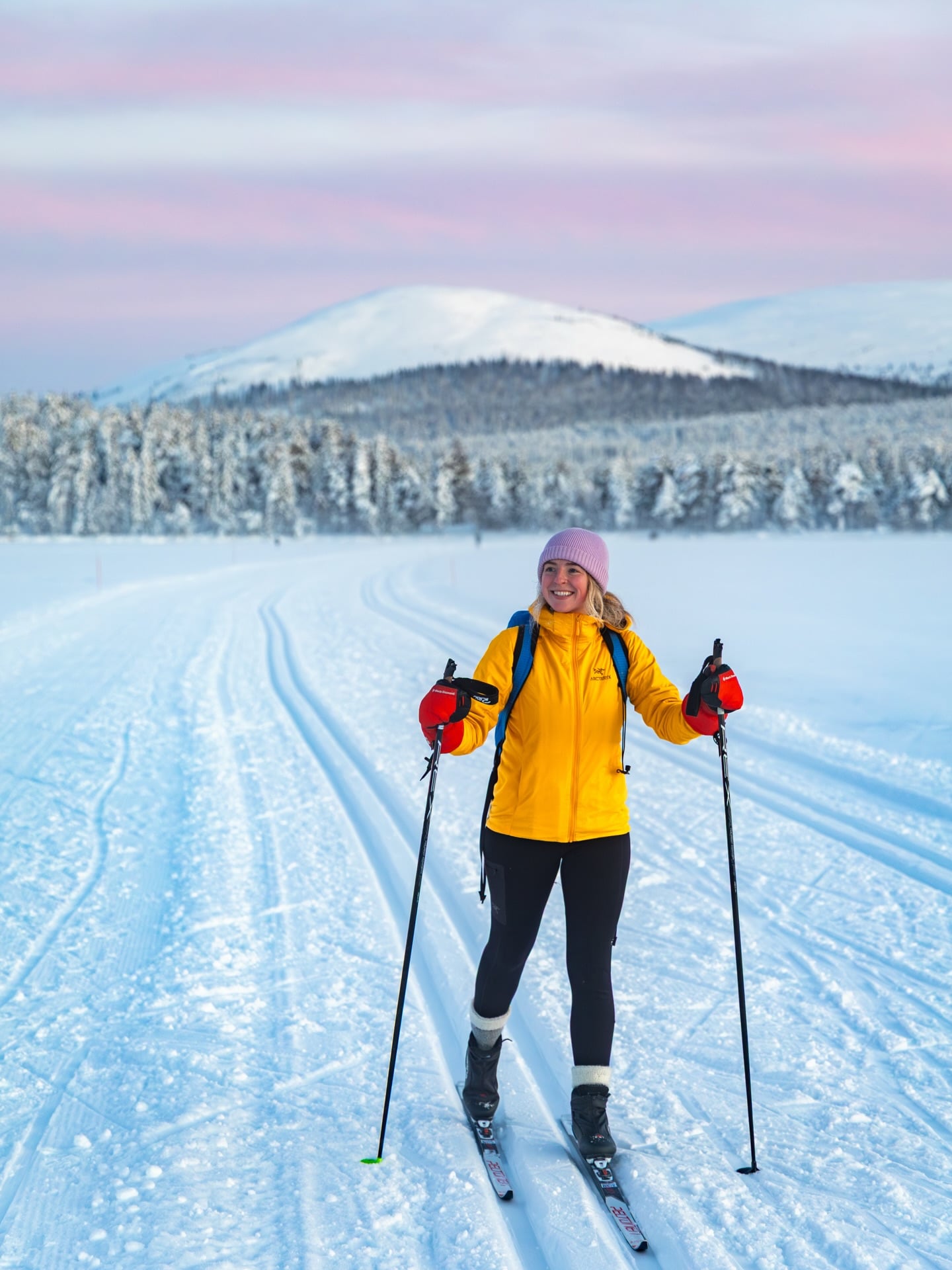Finland photo dump 🇫🇮✨

We spent 5 weeks in Finland as part of our Nordic adventure this winter, and what a JOY it was to experience the beautiful north as it transitioned from -30C days where our eyelashes froze… all the way to the very beginnings of spring 🌸☀️

Thanks for all the sweet memories, the auroras, the moments of sisu, the tasty buns, and the friends we got to share it with!

—
#finland #finnishlapland #lapland #winterinfinland