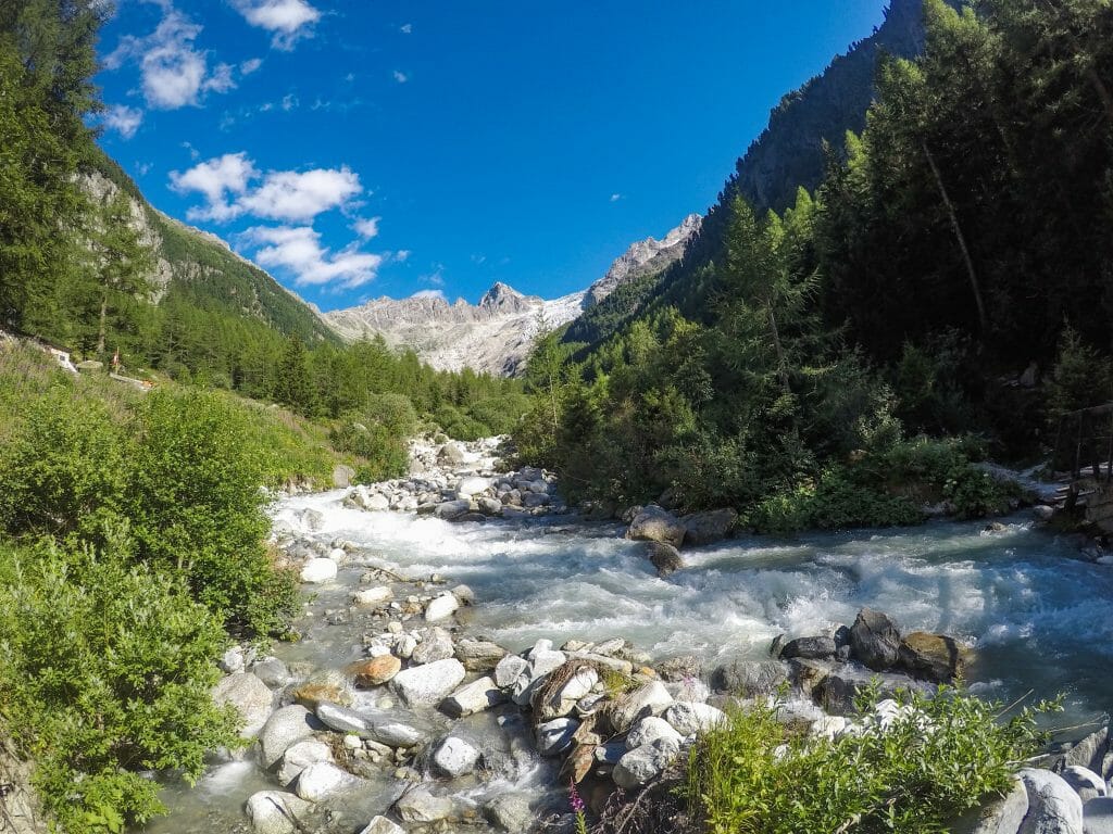 Descending into Le Peuty