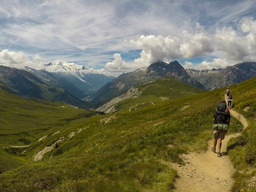 Descending to Col des Posettes