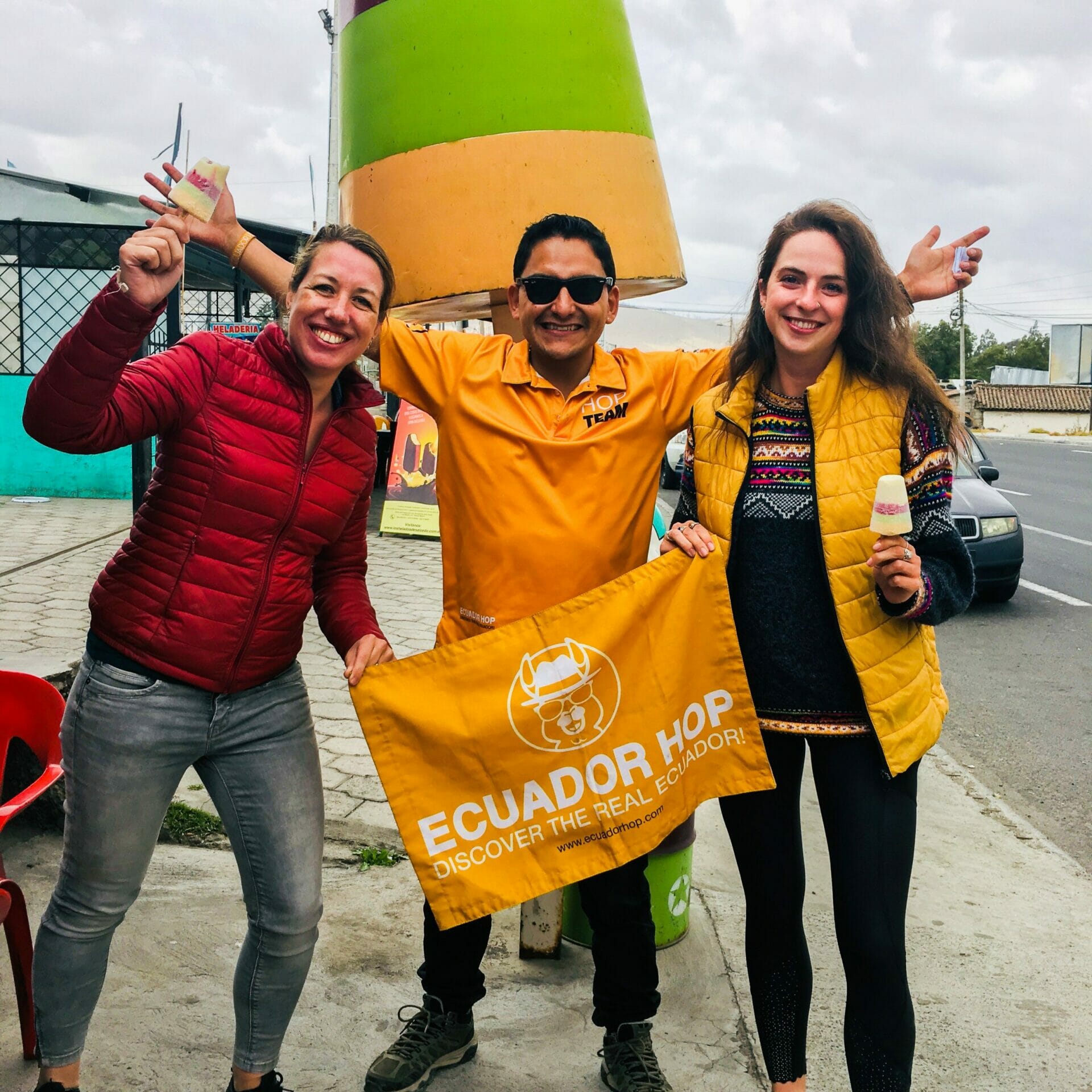 Girls and guide Ecuador Hop