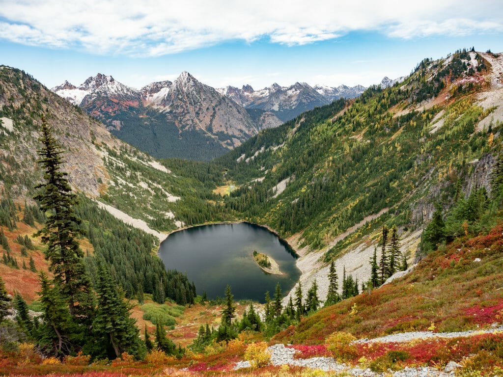 Maple Pass Loop hike washington autumn