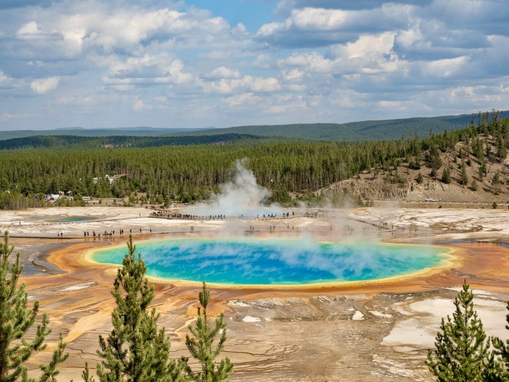 Yellowstone National Park itinerary Grand Prismatic