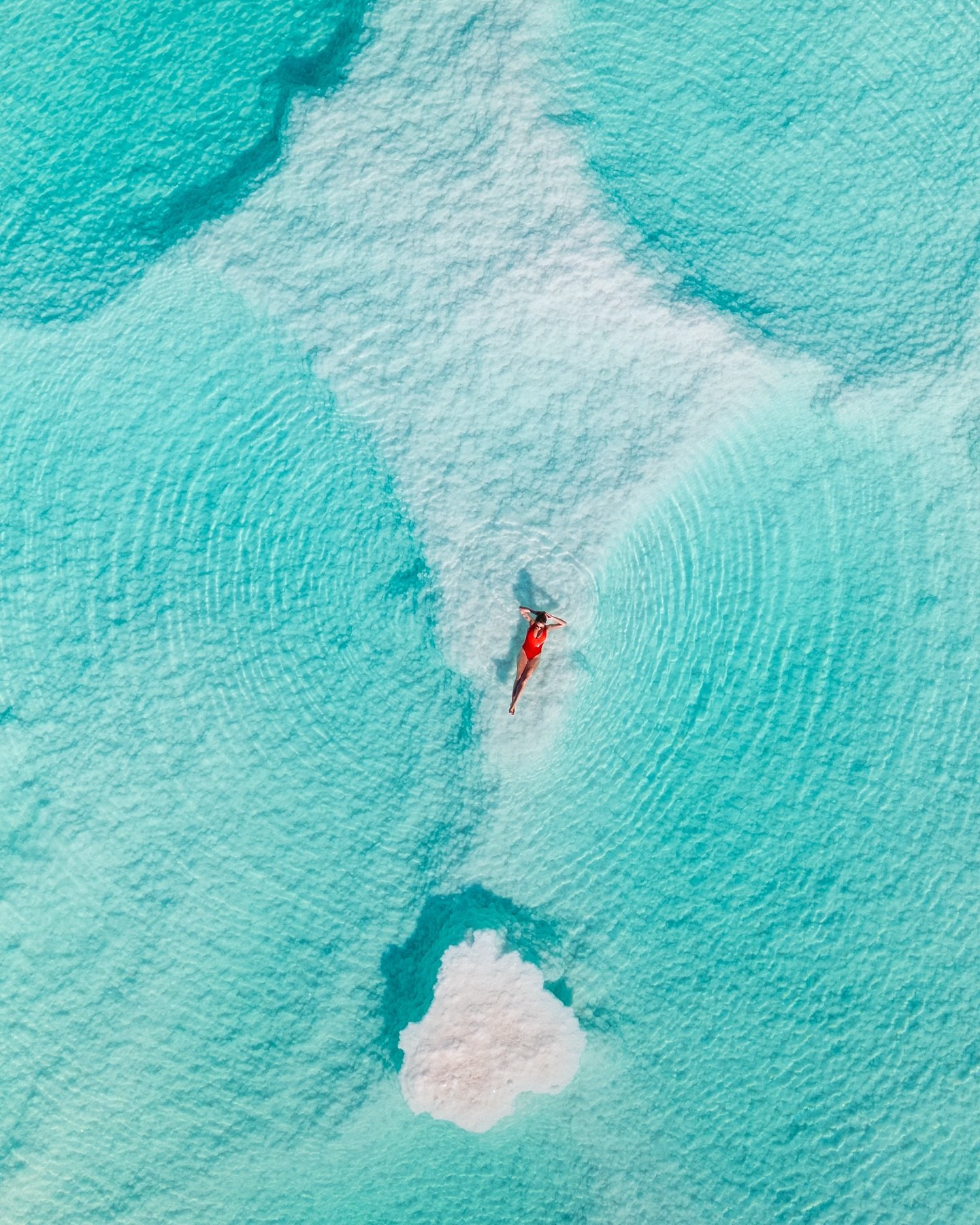 Welcome to Siwa Oasis, a shimmering mirage at the edge of the Sahara & perhaps the most unexpected corner of Egypt ✨

The only way to reach this tiny settlement is by driving nearly 10hrs from Cairo, but the lack of airport or easy connections does come with its benefits… Siwa is rustic, uncrowded, and blissfully untouched. A world all its own.

—

#egypt #siwaoasis #siwa