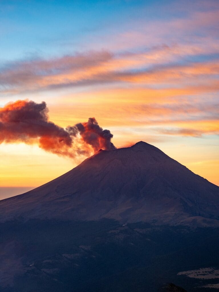 Climbing Iztaccíhuatl volcano