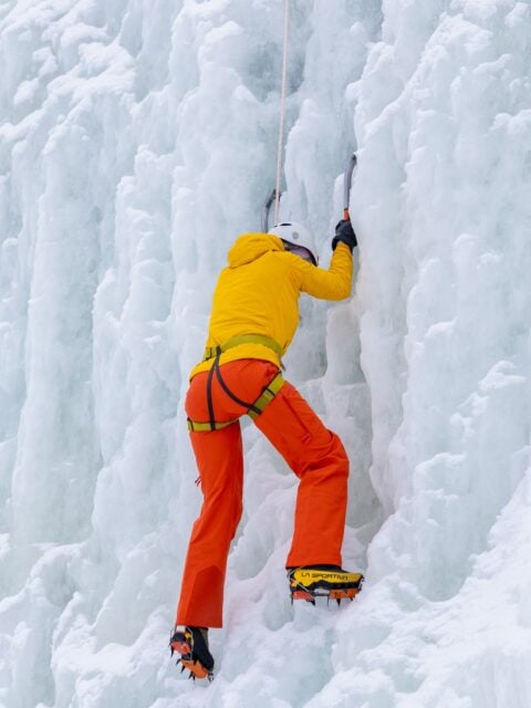 Over a year since I’ve been able to climb in ANY capacity (since my very dramatic knee surgery last April), so I can’t tell you how sweet it was to go ice climbing in Sweden & Finland this winter. Like an enormous leap back to myself 🥰

Not setting any speed records or impressing anyone with my technique lol but just genuinely happy to be able to move my body again, to be outside, to spend even a few minutes focused on something other than the pain. Grateful for the progress I’ve made & hopefully for the progress still to come— we’ve got some big goals this year, an ice wall is only the beginning 🏔️⛏️

—
#iceclimbing #finland #finnishlapland #pyhä