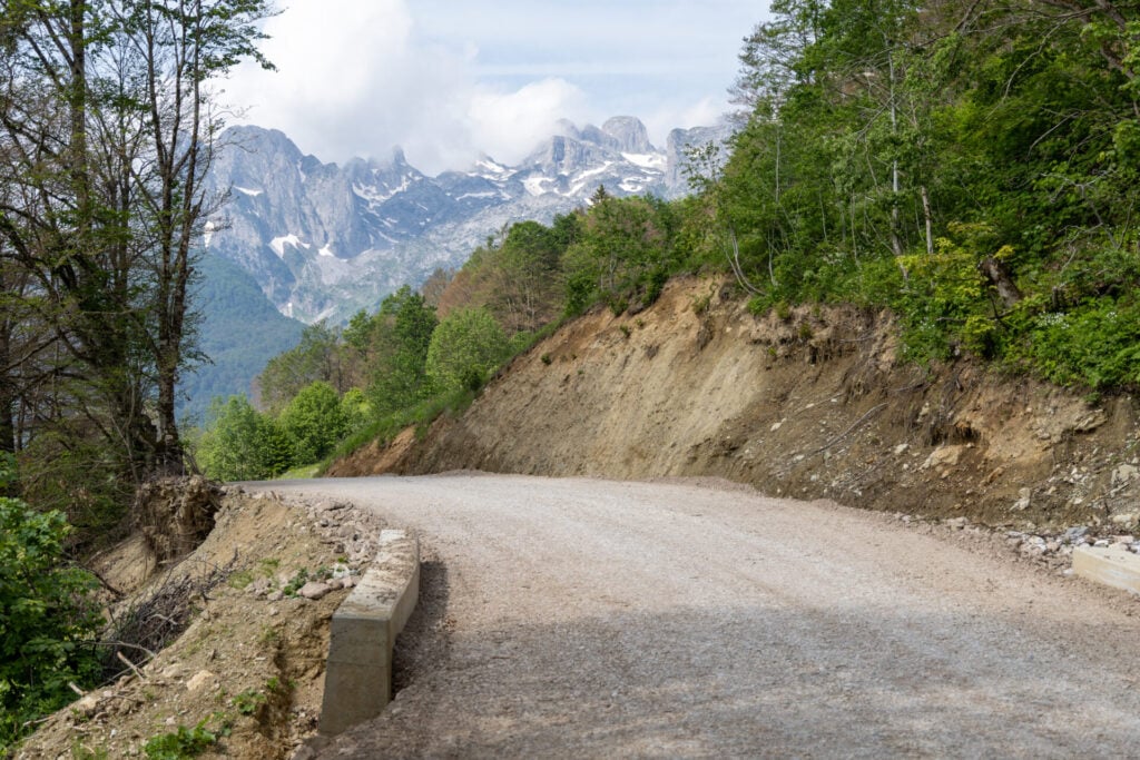 Hiking the road out of Çerem