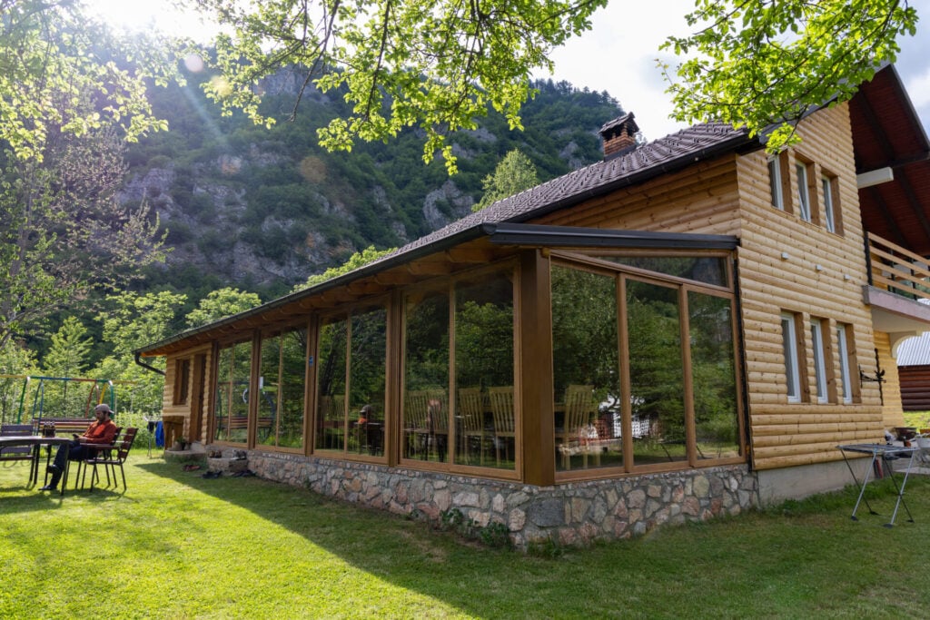 Guesthouse Shqiponja in Drelaj