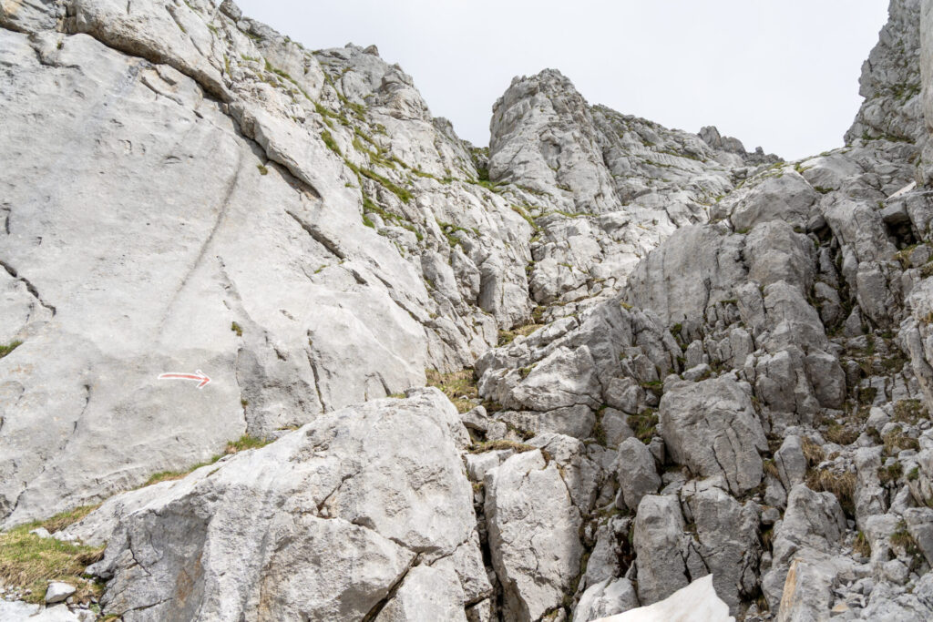 Climbing Maja Bojës from Buni Jezercë