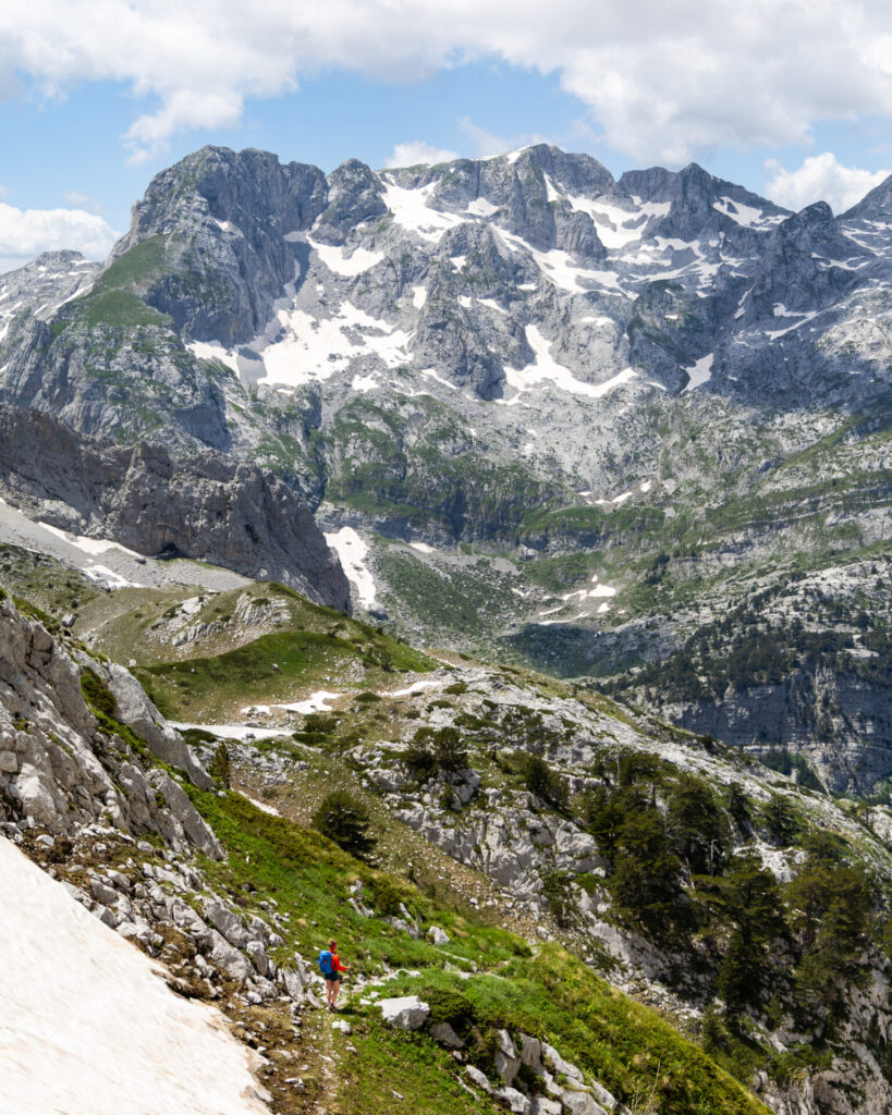 Hiking to the Ropojana Valley