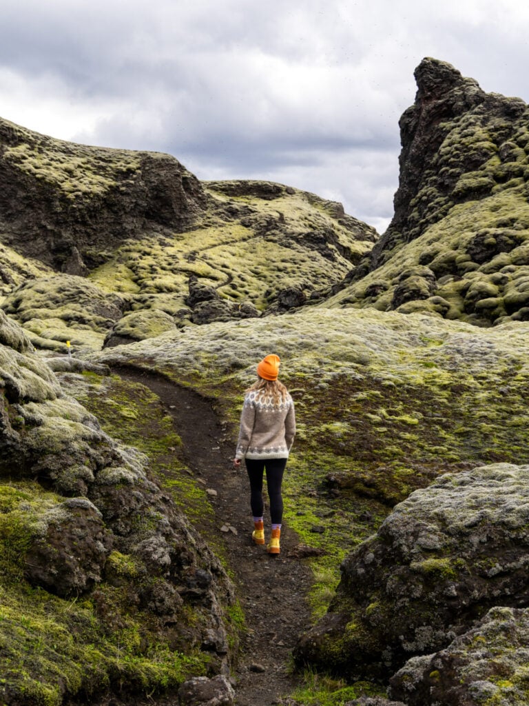 Tjarnargígur Crater hike